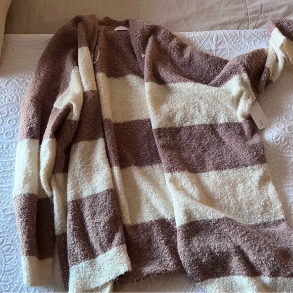 PINK LILY LEAVING LOVELY CARDIGAN - Picture 2 of 7